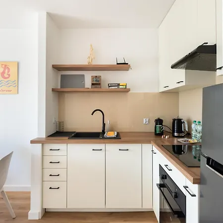 Apartment Powisle Comfy By Bookinghost